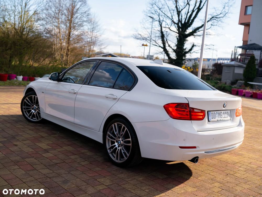 BMW Seria 3 318d Sport Line - 17