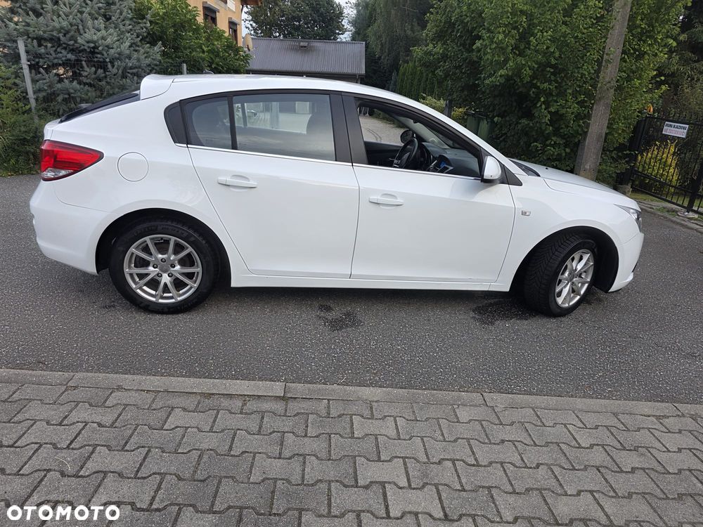 Chevrolet Cruze 1.6 LT+ - 25