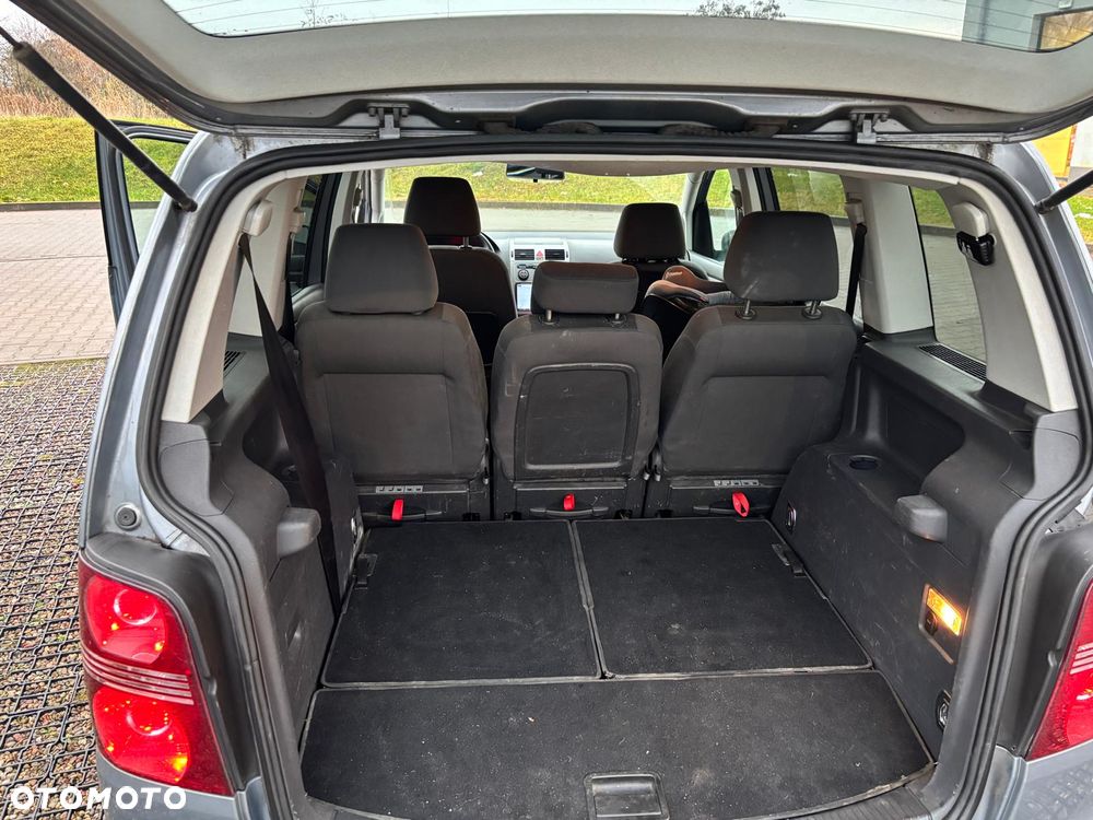 Volkswagen Touran 1.6 Trendline - 4