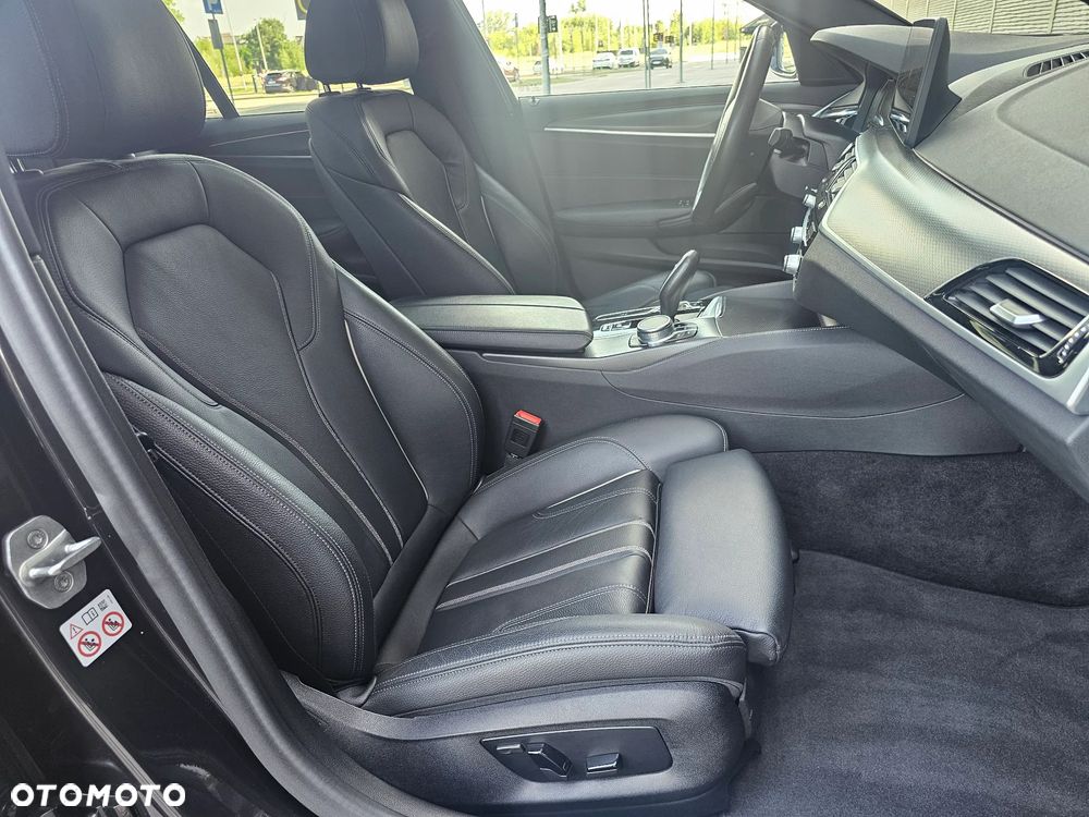BMW Seria 5 520d xDrive M Sport Edition - 14