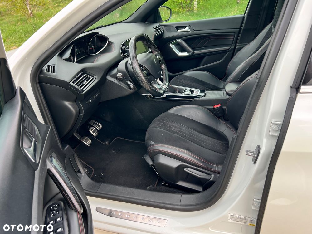 Peugeot 308 1.6 e-THP GT S&S - 19