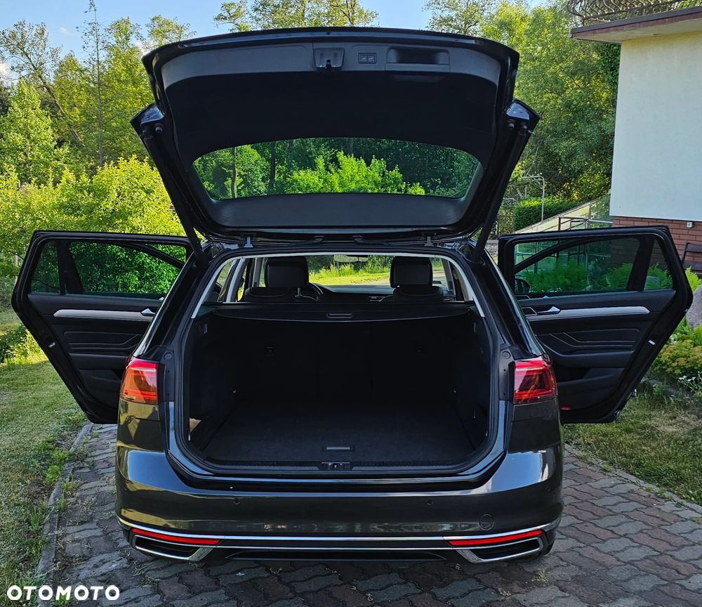 Volkswagen Passat 2.0 TDI EVO Elegance - 13