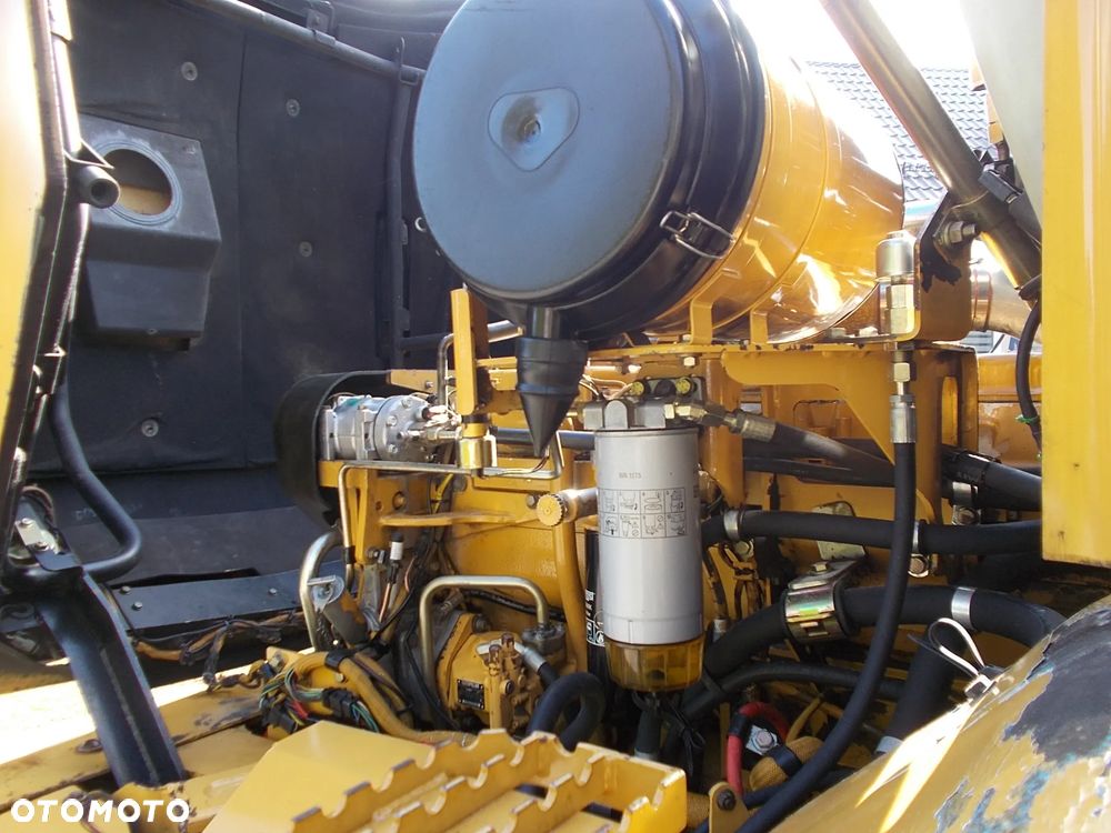 Caterpillar 725 - 18