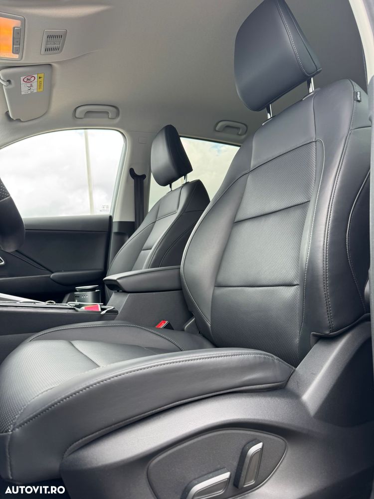 MG ZS HEV Hybrid+ Luxury - 11