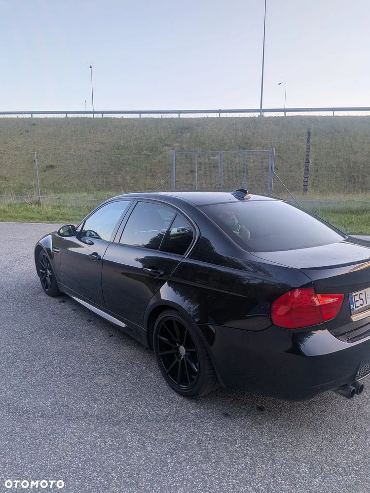 BMW Seria 3 325i - 7
