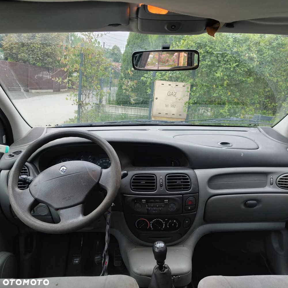 Renault Scenic 1.4 16V Family - 4