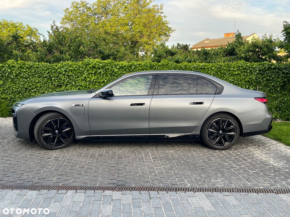 BMW Seria 7 M760e PHEV xDrive Individual Edition sport - 3