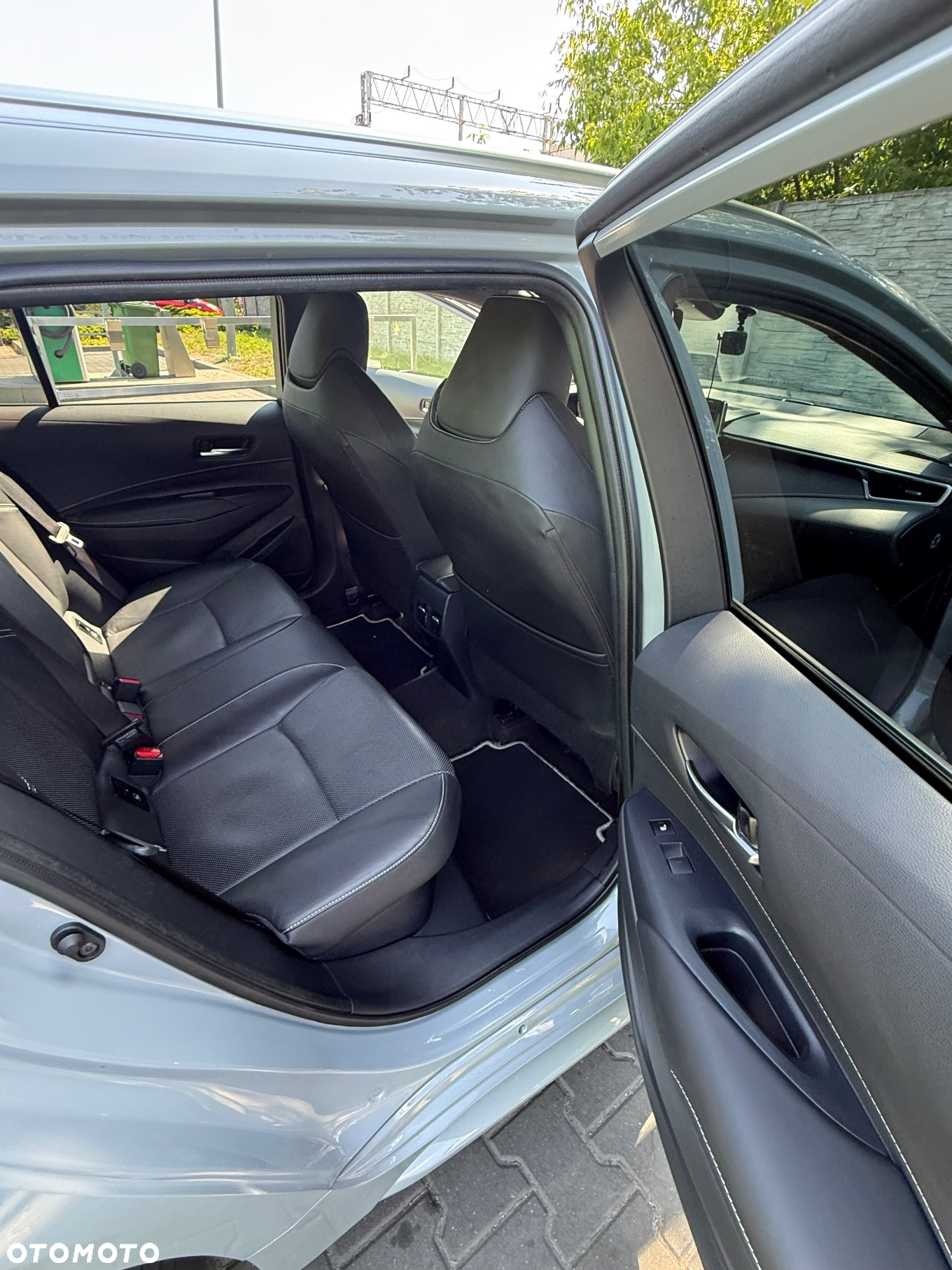 Toyota Corolla 2.0 Hybrid Executive - 9
