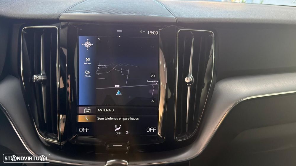 Volvo XC 60 2.0 B4 Momentum Plus Geartronic - 9