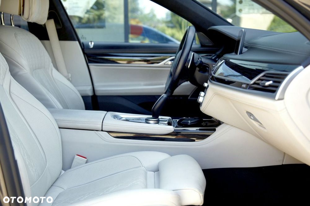 BMW Seria 7 - 19