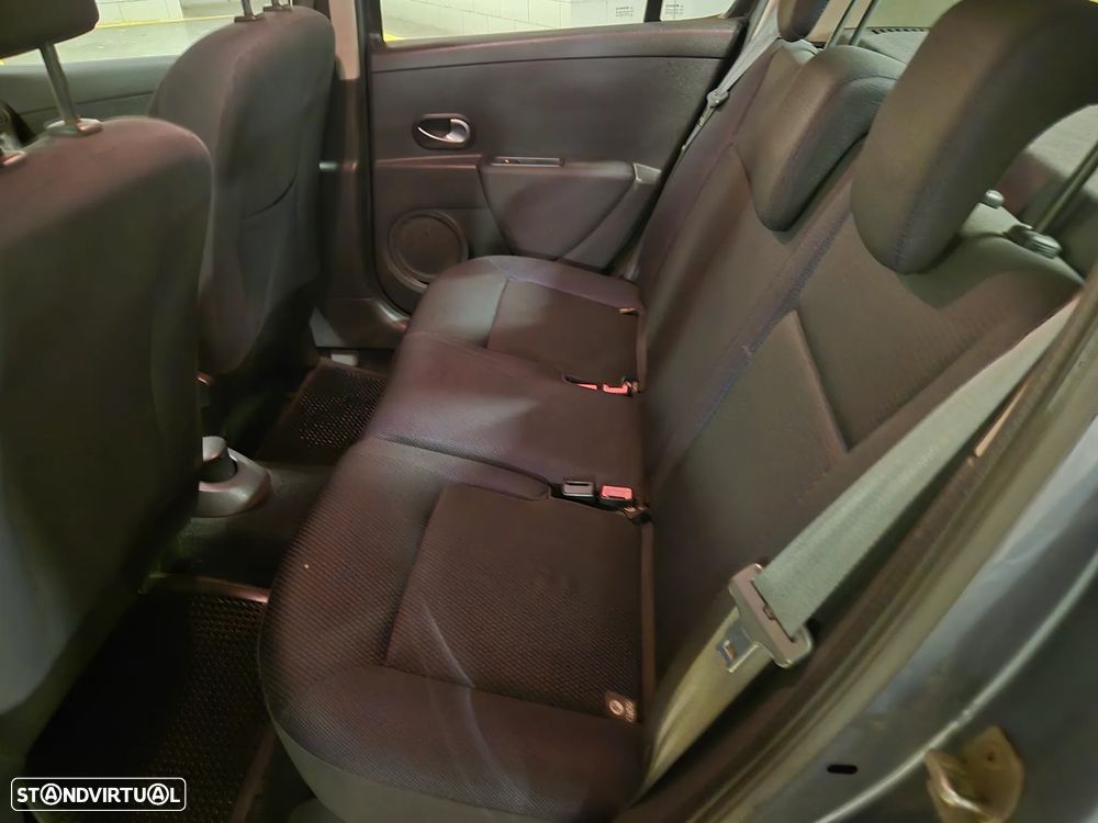 Renault Clio 1.2 16V Dynamique - 15