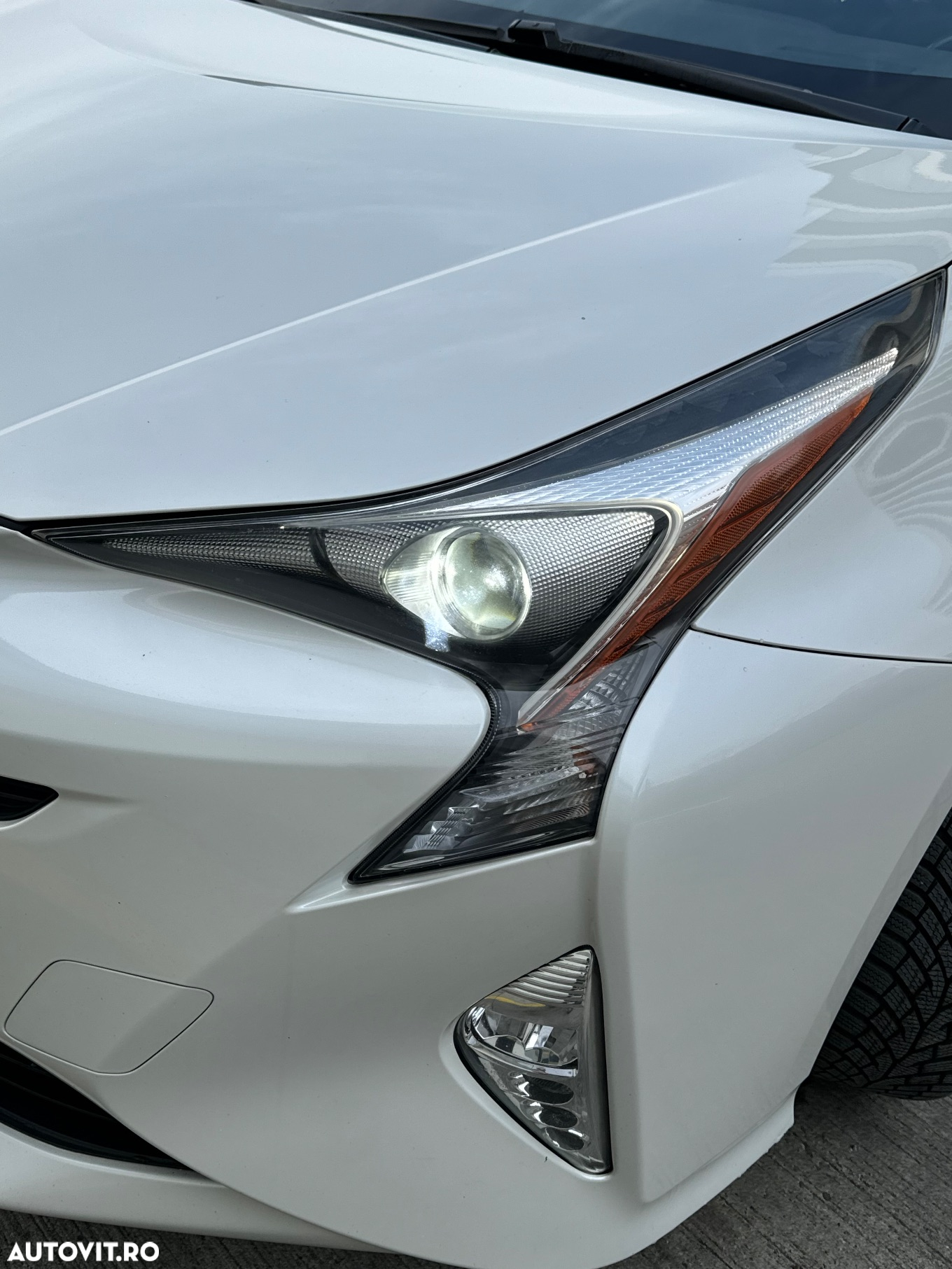 Toyota Prius (Hybrid) Life - 21