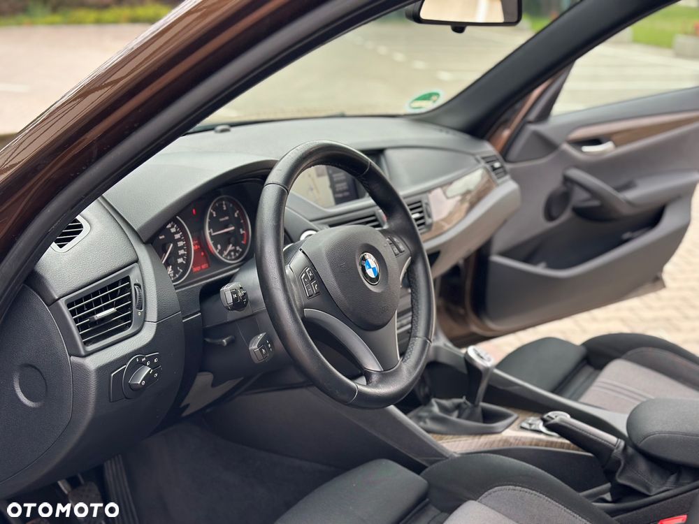 BMW X1 sDrive20d - 23