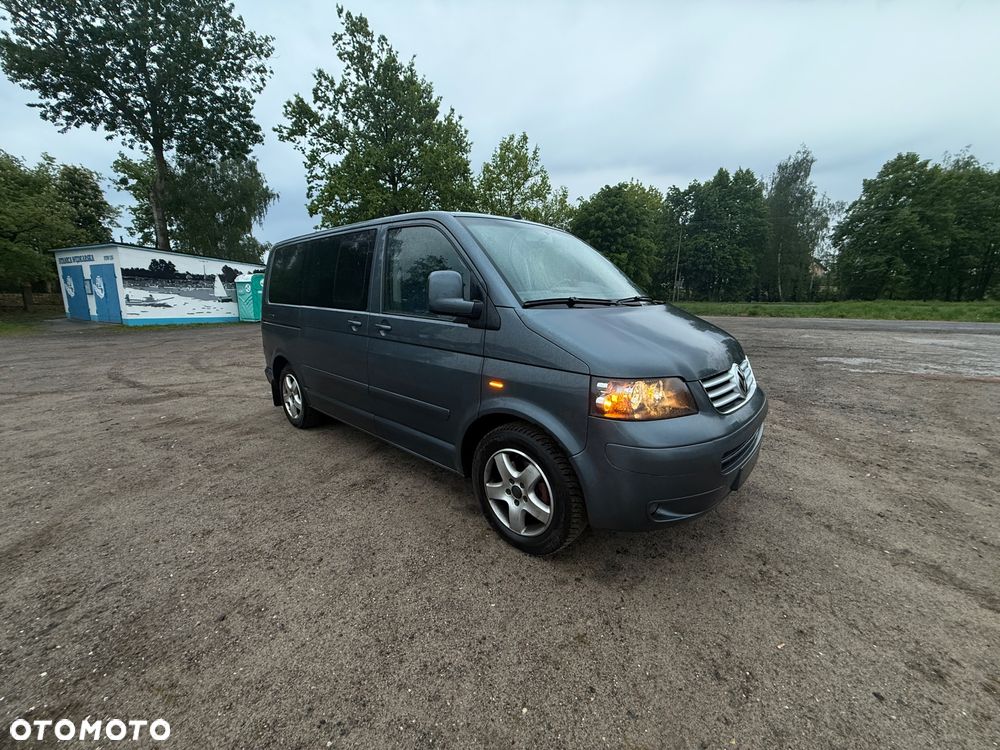 Volkswagen Multivan - 1
