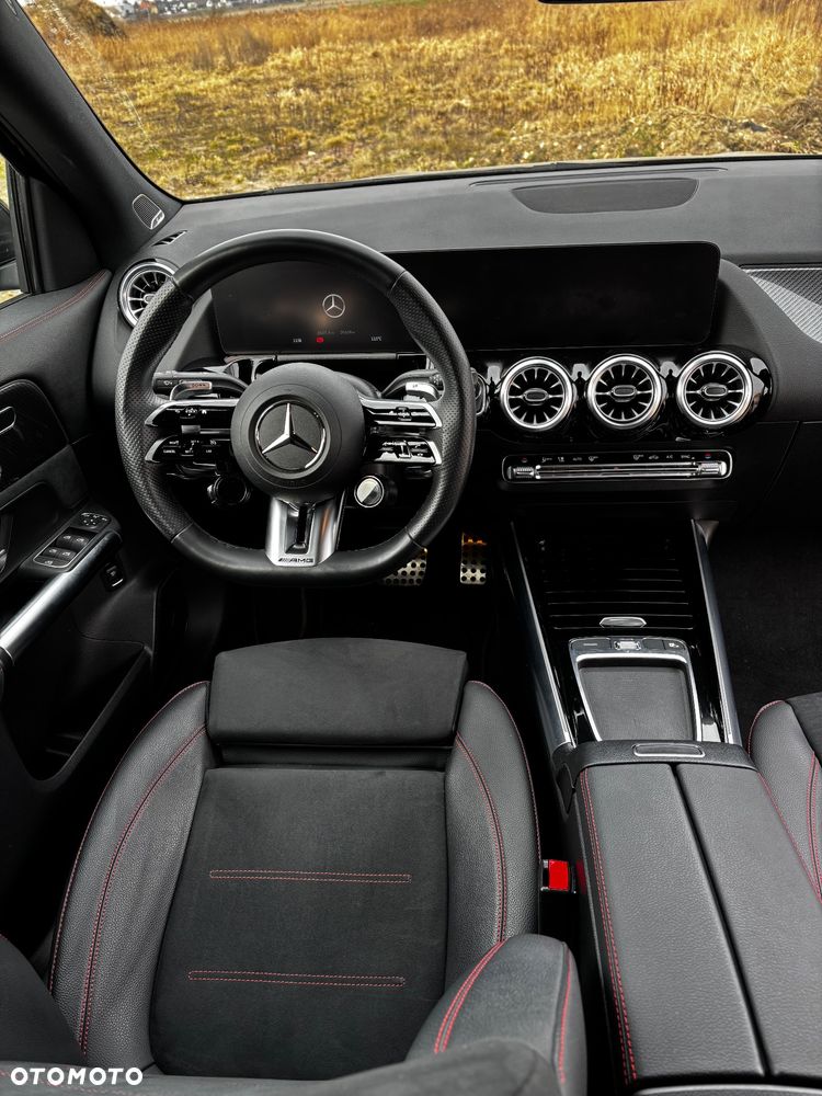 Mercedes-Benz GLA - 9