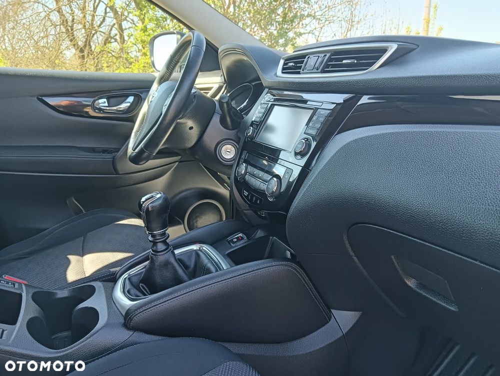 Nissan Qashqai 1.2 DIG-T N-Vision - 23