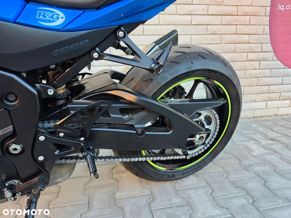 Suzuki GSX-R - 15