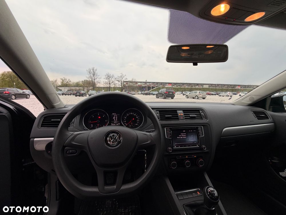 Volkswagen Jetta 2.0 TDI DPF BMT Trendline - 4