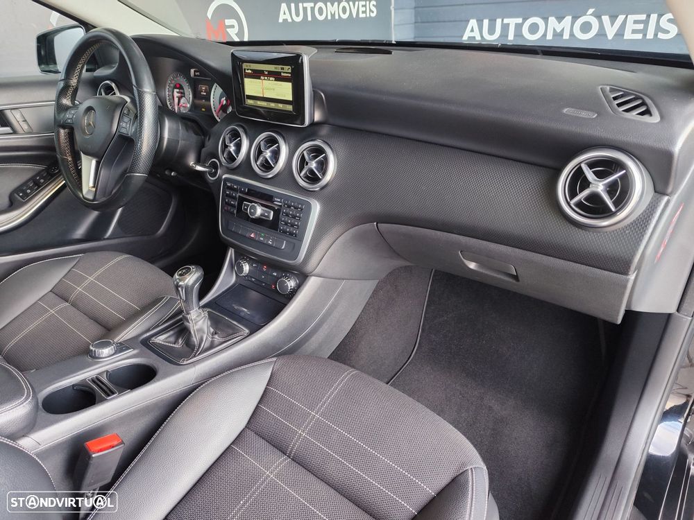 Mercedes-Benz A 180 - 24