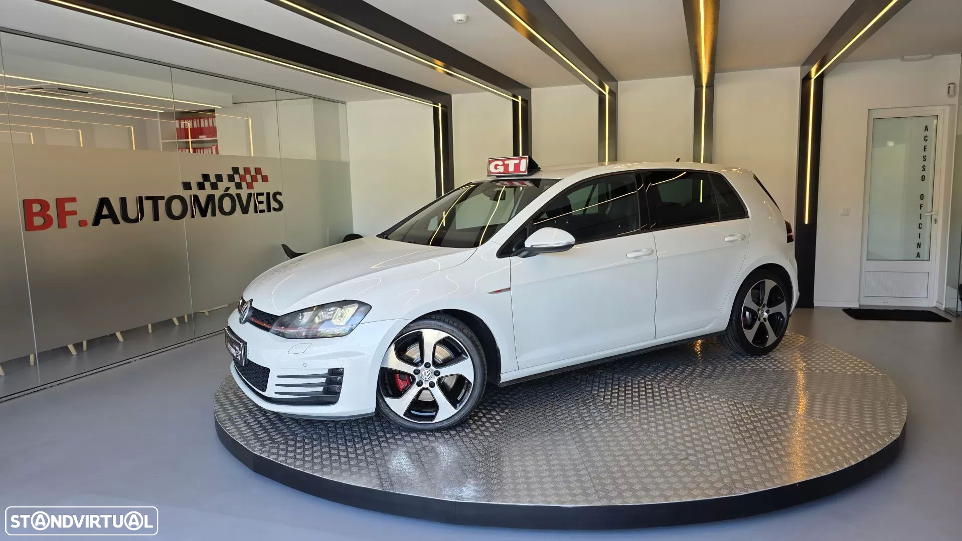 VW Golf 2.0 TSi GTi DSG Performance - 2