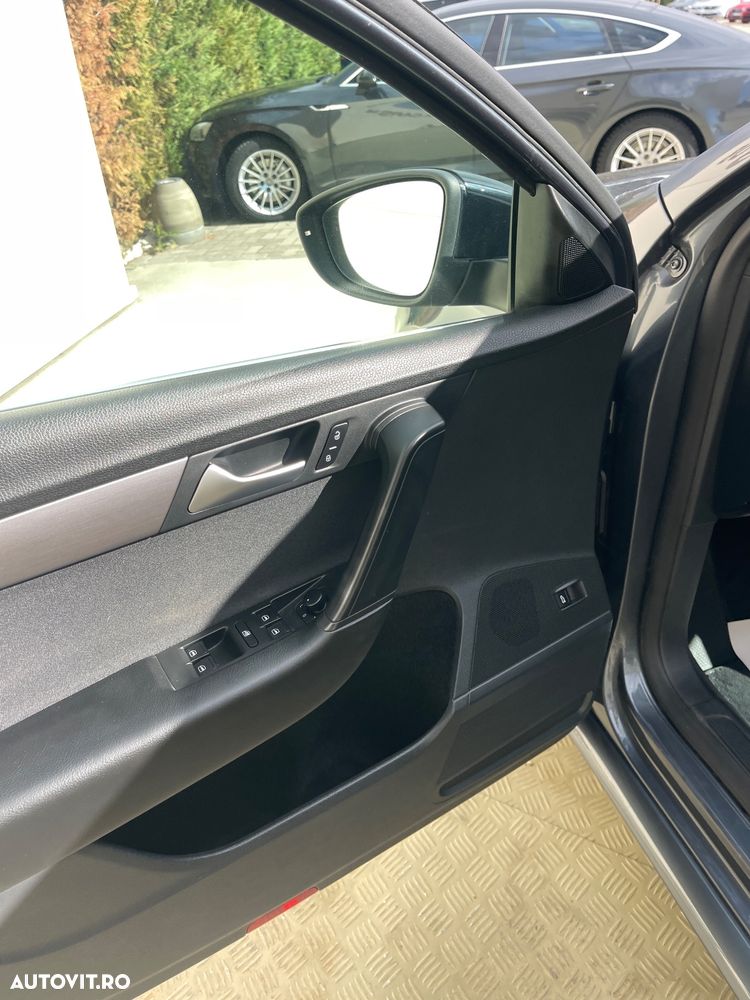 Volkswagen Passat 2.0 TDI BlueMotion Tehnology DSG Comfortline - 31