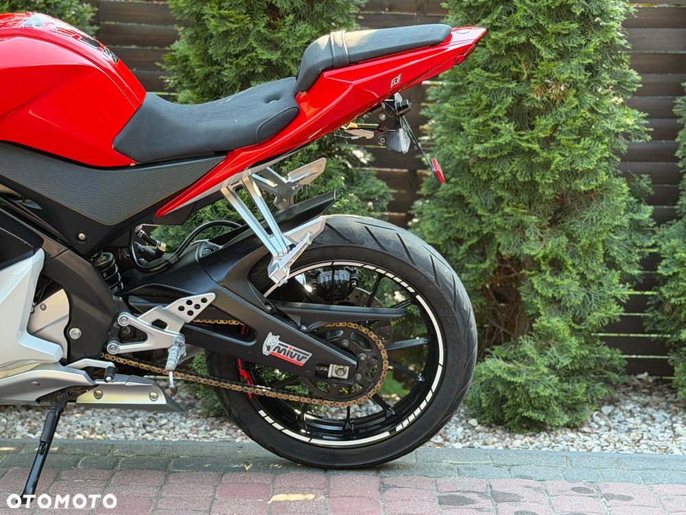 Yamaha YZF - 20