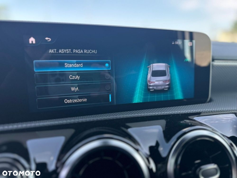 Mercedes-Benz CLA 200 Progressive 7G-DCT - 20