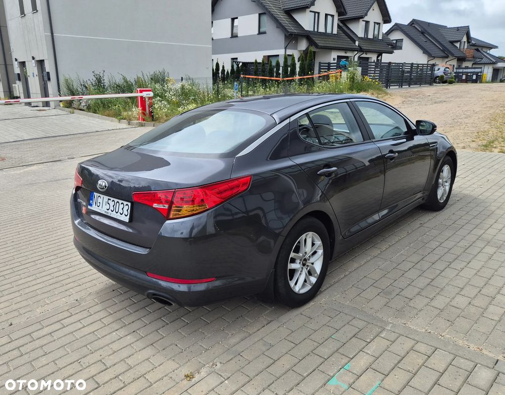 Kia Optima 2.0 L - 2