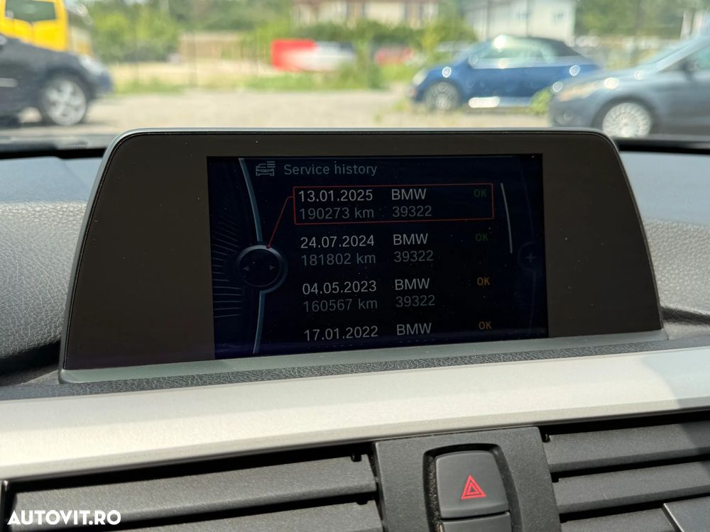 BMW Seria 3 318d Aut. - 27