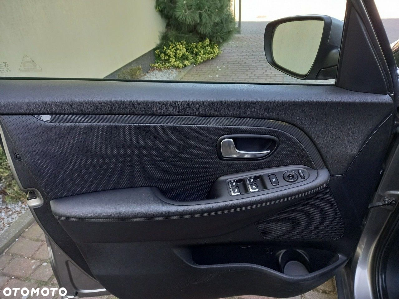 Kia Carens 1.6 GDI Dream-Team Edition - 28