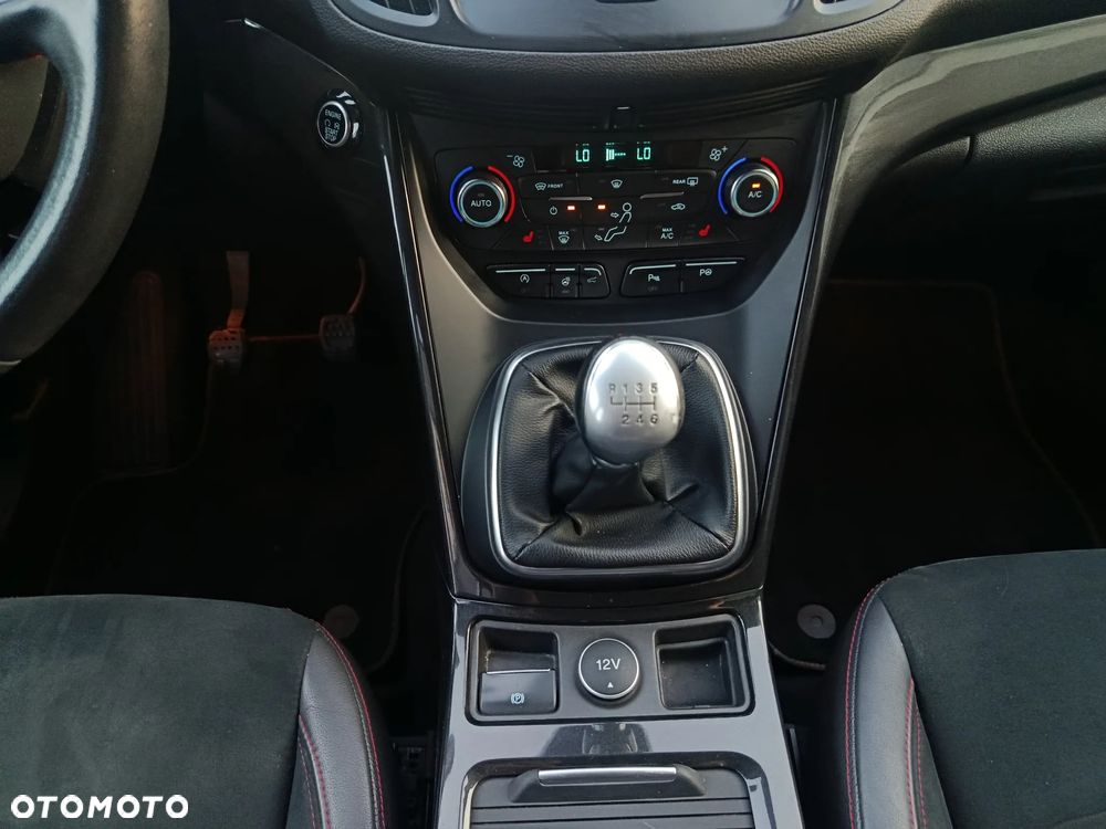 Ford Kuga 1.5 EcoBoost 2x4 ST-Line - 26
