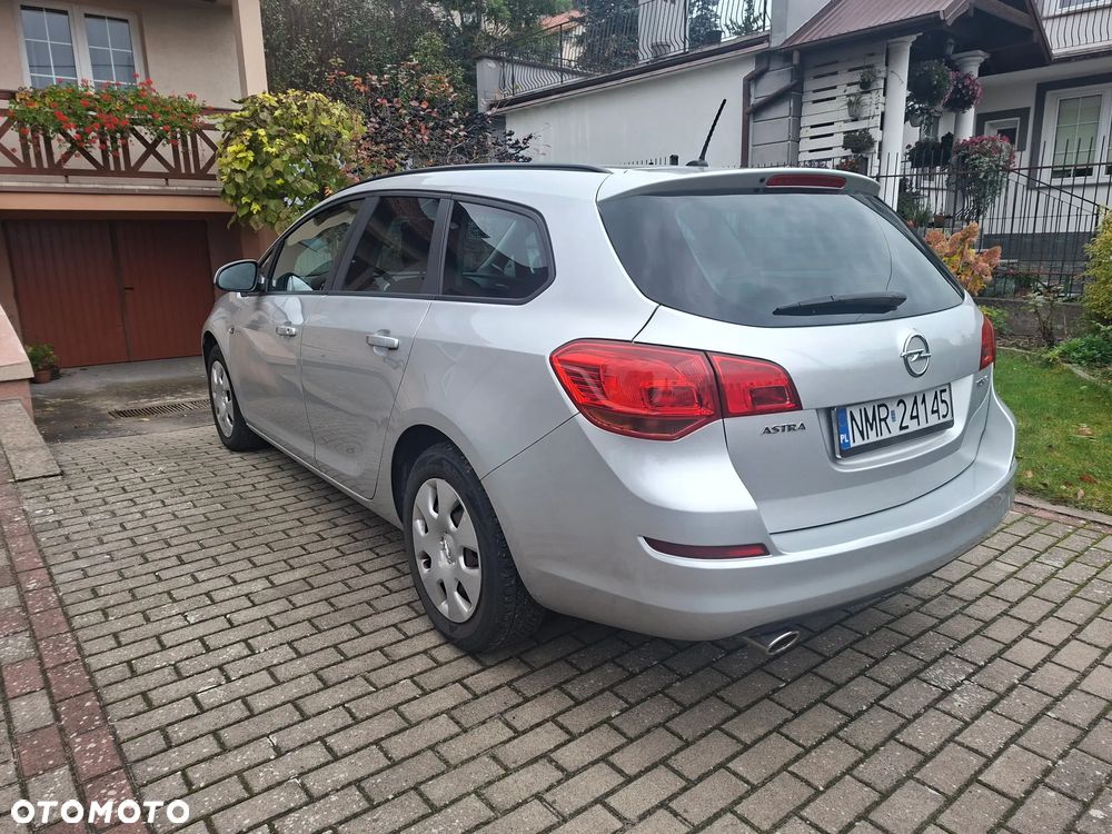 Opel Astra 2011 photo 5