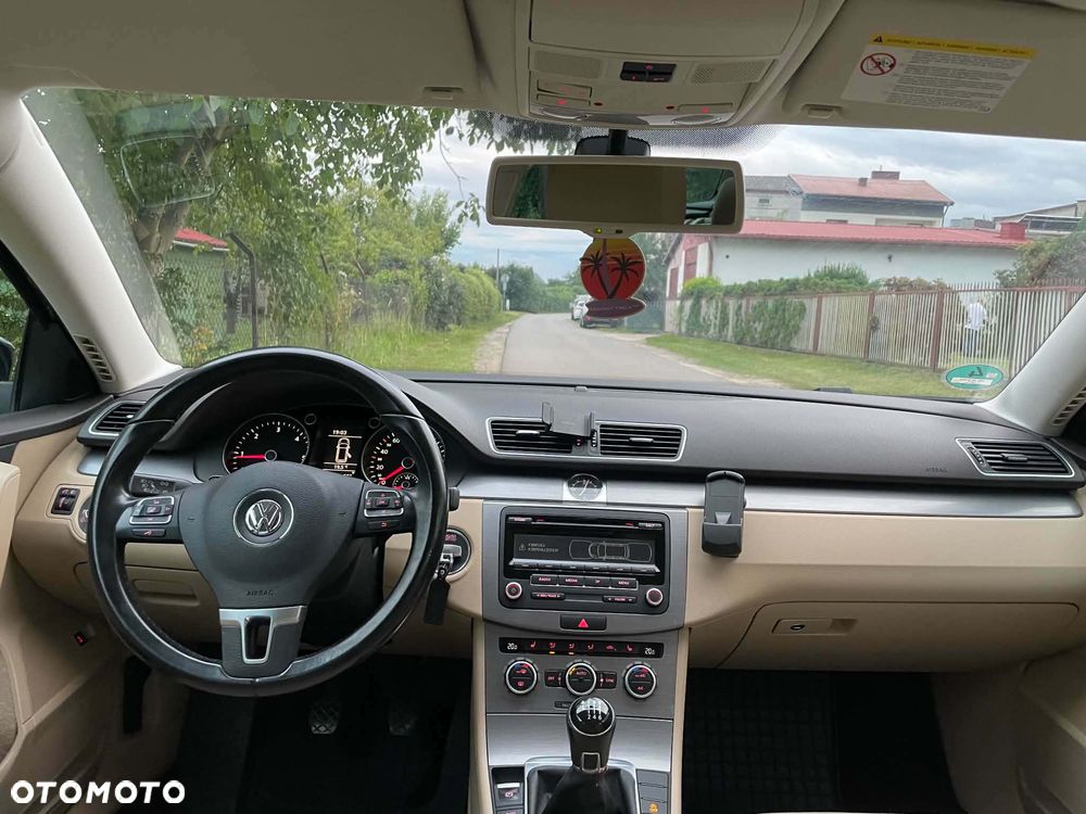 Volkswagen Passat - 6