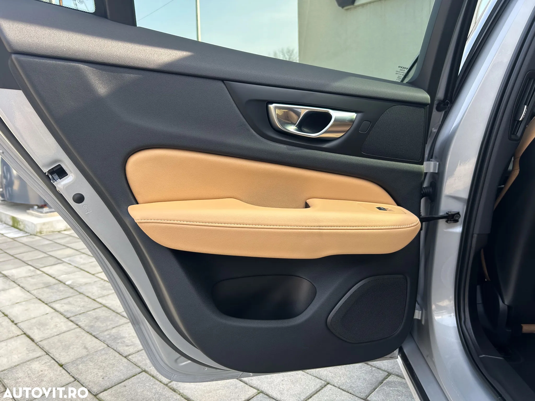 Volvo V60 B4 MHEV AT8 FWD Inscription - 14