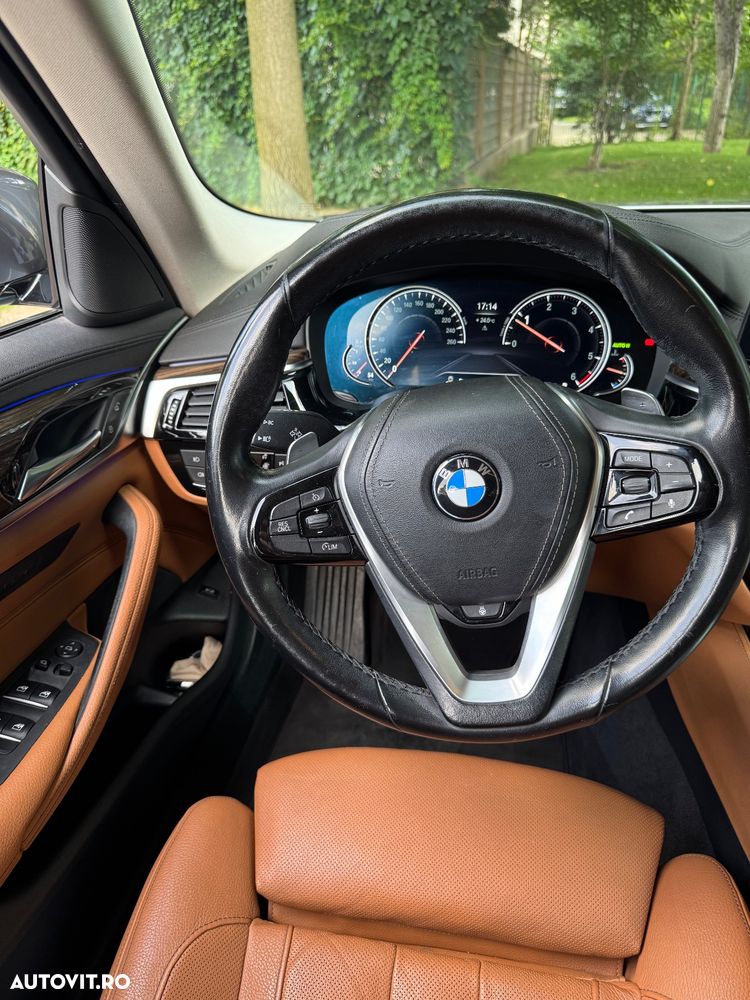BMW Seria 5 520d xDrive AT - 11