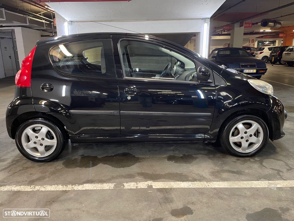 Peugeot 107 1.0 Trendy - 2