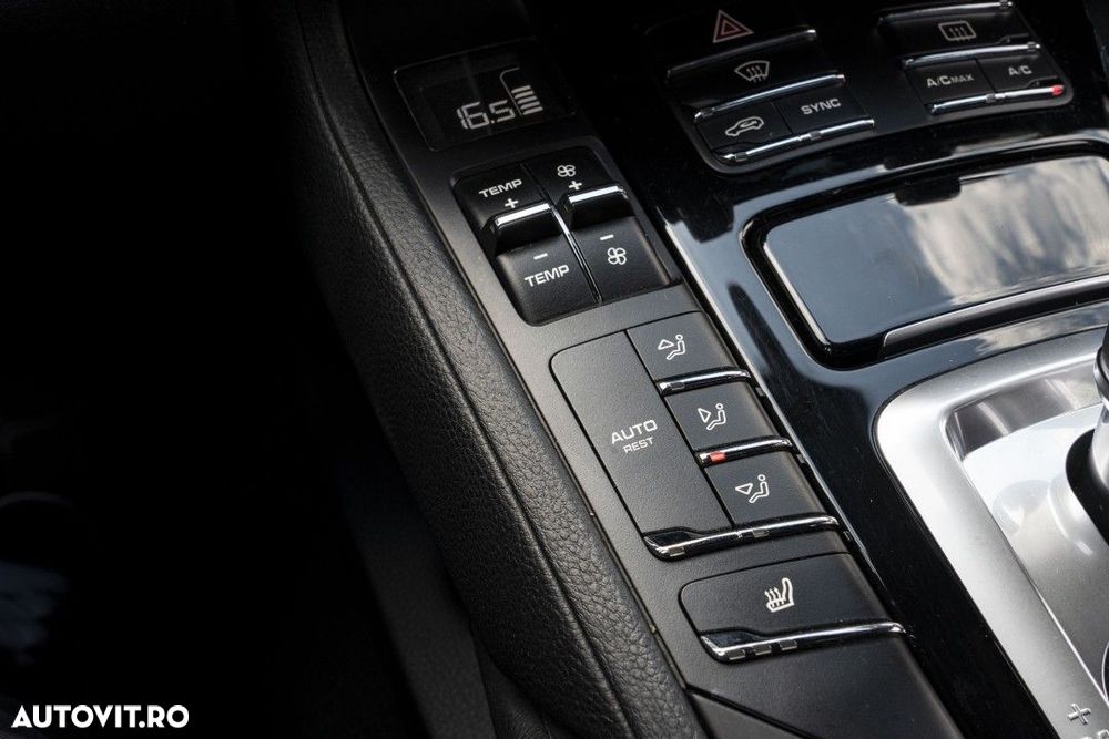 Porsche Cayenne - 19