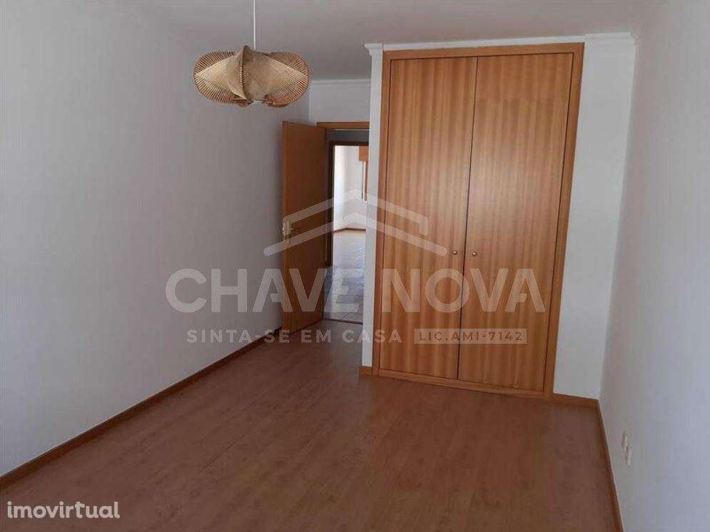 T2 c/ Varanda no Centro de Gondomar - Grande imagem: 5/8