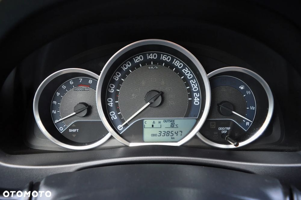 Toyota Auris 1.6 Premium Comfort - 40