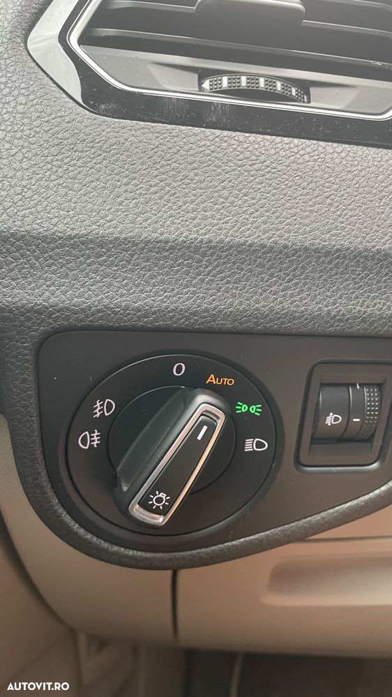 Volkswagen Golf Sportsvan - 12