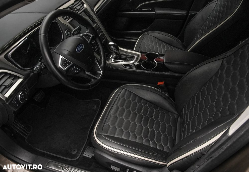 Ford Mondeo Vignale 2.0 Hybrid - 11