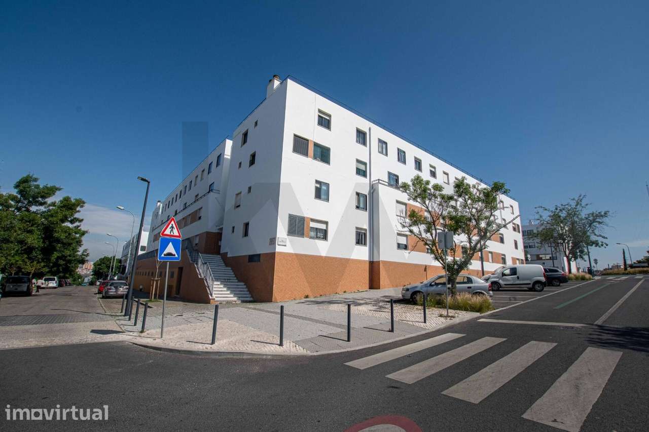 Apartamento T2 com parqueamento e arrecadação - Grande imagem: 3/21