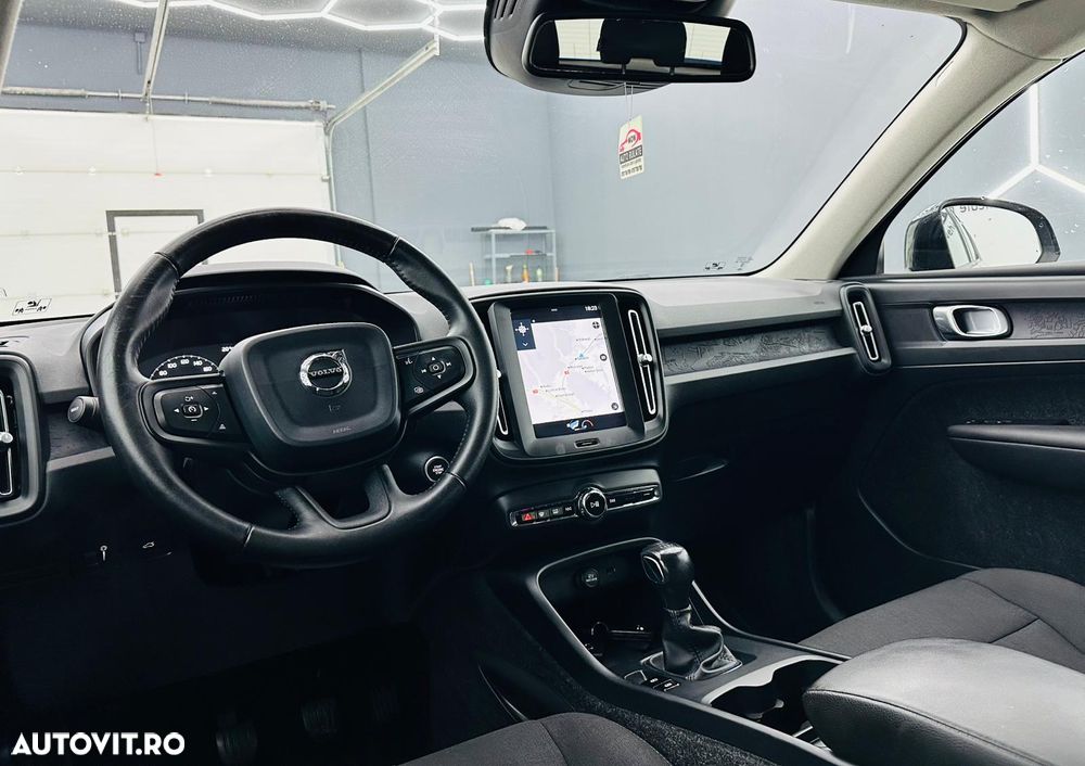 Volvo XC 40 T3 Momentum - 21