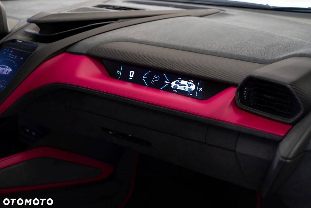 Lamborghini Revuelto - 10