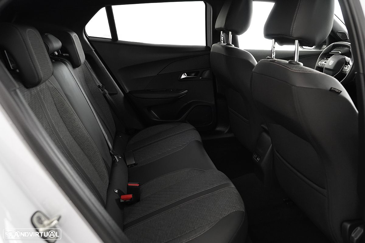 Peugeot 2008 1.2 PureTech Allure - 22