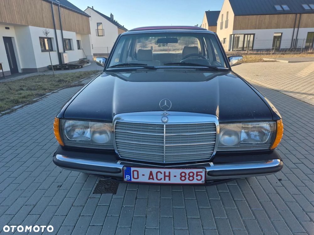 Mercedes-Benz W123 - 2
