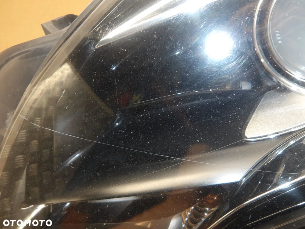 OPEL ZAFIRA C 12-16 2.0D LAMPA PRAWA PRZÓD PRZEDNIA 13399858 - 3