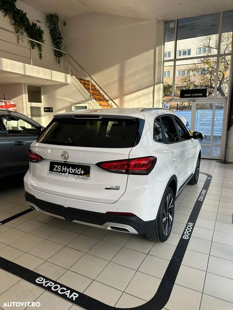 MG ZS HEV Hybrid+ Luxury - 4
