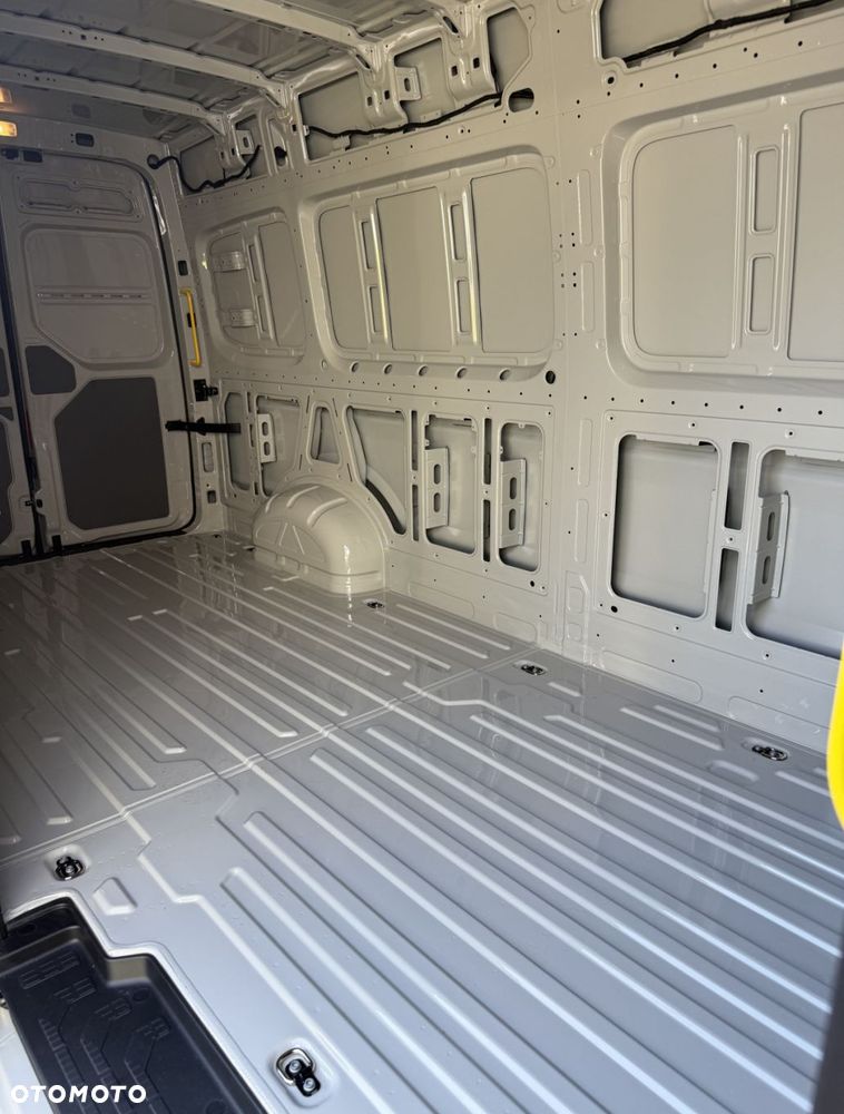 Volkswagen Crafter - 16