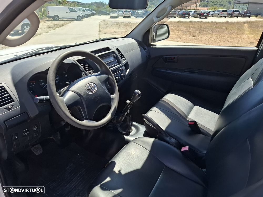 Toyota Hilux 2.5 D-4D 4WD CS CM+AC - 17